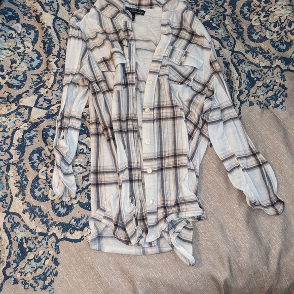 Tops - Picture 9 of 12